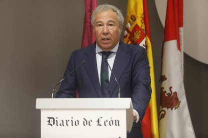 Joaquín S. Torné da la bienvenida al IV Congreso de Turismo Diario de León