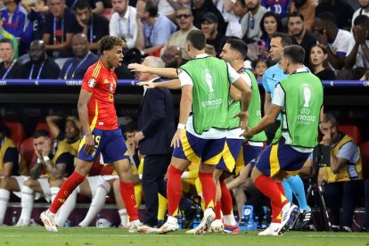 Lamine Yamal, celebrando su tanto con España.