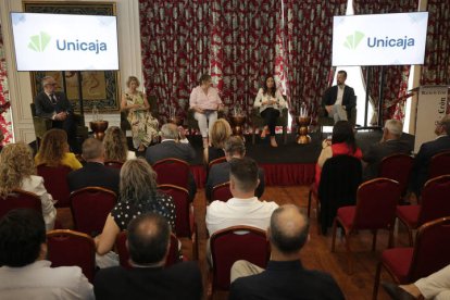 Mesa redonda organizada por Unicaja y Diario de León. F. Otero Perandones.