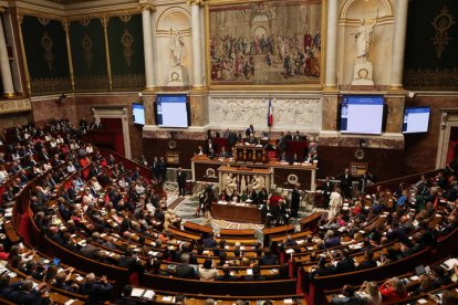 Imagen de la Asamblea Francesa durante la primeRa votación.