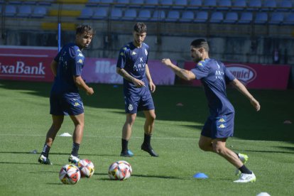 Entrenamiento de la Cultural en el estadio Reino de León.