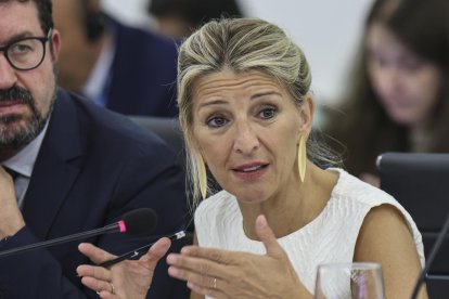 La vicepresidenta y ministra de Trabajo de España, Yolanda Díaz, habla durante la primera reunión con ministros de los países del G20 este jueves, en Fortaleza (Brasil). EFE/ Jarbas Oliveira