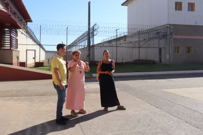 Javier Alfonso Cendón y Nuria Rubio, en el Centro Penitenciario de Villahierro.