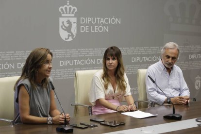 Rueda de prensa de Natichu Alvarado y Patricia Martínez por el convenio entre instituciones. F. Otero Perandones.