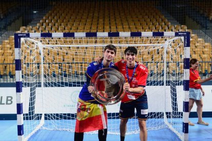 Álvaro Pérez y Javi Miñambres, campeones de Europa sub-20.