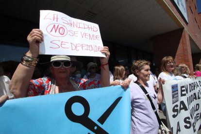 Imagen de la última manifestación en defensa de la sanidad convocada en El Bierzo por la situación de Oncología.