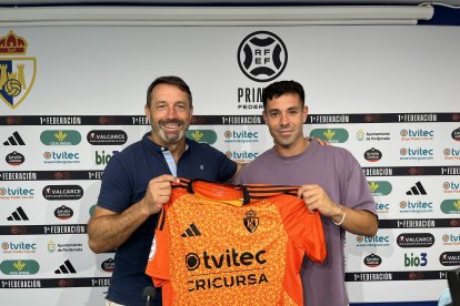 Álvaro Bustos, presentado como nuevo jugador de la Deportiva.