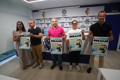 Presentación de la Feria de las Rebajas de Templarium en la sala de prensa de la Ponferradina