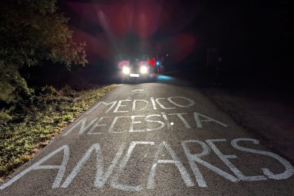 Pintada hecha en las últimas horas para el paso de la carrera.