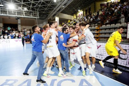 El Abanca Ademar superó al Braga con una remontada que mete a los leoneses en la fase de grupos de la Liga Europea.