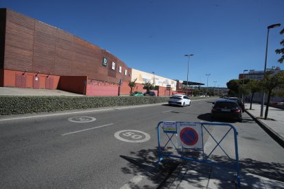 Avenida de la Constitución de Ponferrada, frente al centro comercial El Rosal.