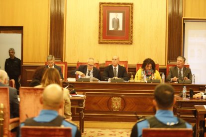 El Pleno aprobó este viernes por unanimidad la nueva ordenanza de terrazas de forma definitiva.