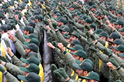 Fotografía de archivo fechada el 11 de febrero de 2019 que muestra a miembros de la Guardia Revolucionaria iraní en Teherán. EFE/Abedin Taherkenareh