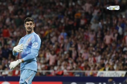 El portero del Real Madrid Thibaut Courtois, durante l partido contra el Atlético de Madrid y Real Madrid disputado en el estadio Civitas Metropolitano. EFE/Ballesteros