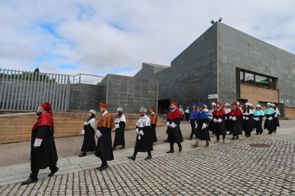 Desfile del profesorado del Campus de Ponferrada.