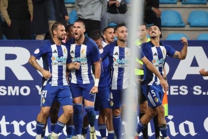 La Deportiva celebró su segundo triunfo consecutivo tras imponerse con un gol en el minuto 94 al Celta Fortuna.