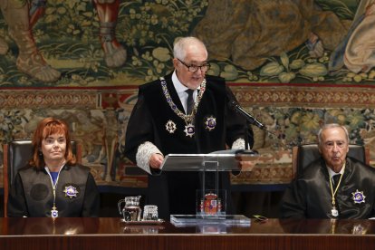 Imagen de archivo del presidente del Tribunal Constitucional, Cándido Conde-Pumpido. EFE/ J.J. Guillén