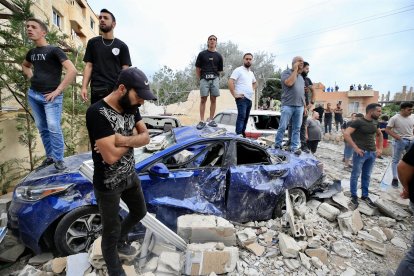 Destrozos por un ataque israelí en Barja, al sur de Beirut, este 12 de octubre. EFE/EPA/STRINGER