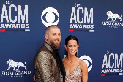 El cantante estadounidense Brantley Gilbert y su mujer, Amber, en una imagen de archivo. EFE/ Nina Prommer