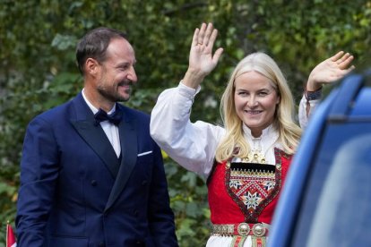 Los príncipes de Noruega, Haakon and Mette-Marit.