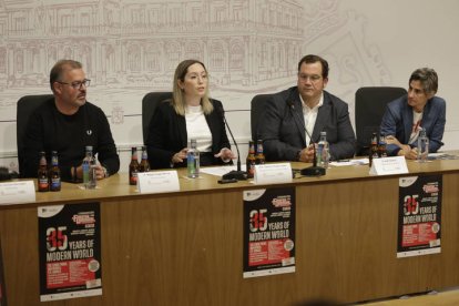 Miguel Borraz, Camino Orejas, Juan Dopico y Héctor César, ayer, en la presentación del Purple Weekend.