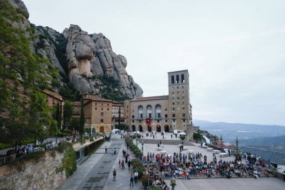 Imagen de los exteriores del monasterio de Santa María de Montserrat.