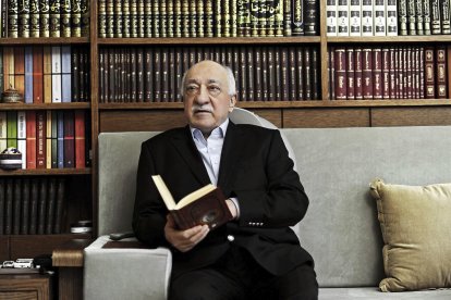 Fotografía de archivo facilitada por el diario turco Zaman el pasado 25 de marzo de 2014, que muestra al predicador islamista Fethullah Gülen durante una entrevista realizada en su casa de Pensilvania (Estados Unidos). EFE/Selahattin Sevi/Zaman Daily News SÓLO USO EDITORIAL[SOLO USO EDITORIAL]