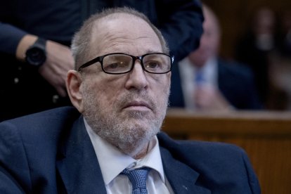 El exproductor de Hollywood Harvey Weinstein comparece ante un tribunal penal en Nueva York, Nueva York, EE. UU., 18 de septiembre de 2024. EFE/EPA/JEENAH MOON