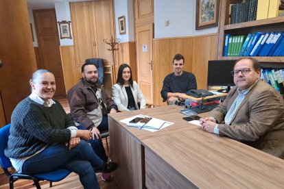 El alcalde, Javier Carrera, se reunió con la Banda de Música