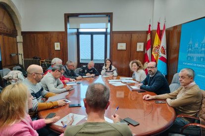 Reunión de las autoridades en Ponferrada para coordinar la recogida y envío de la ayuda a los afectados por la DANA