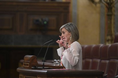 La diputada de Sumar Verónica Martínez Barbero interviene en el pleno del Congreso, este martes en Madrid.