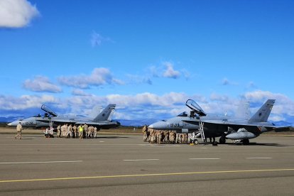 Cazas F-18 en León.