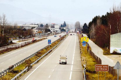 Salida de Ponferrada hacia Toreno, el único tramo de autovía construido de este eje de comunicaciones hacia Asturias.