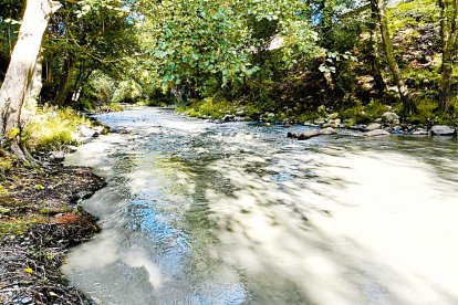 Una de las imágenes con las que Cabrera Natural denuncia el estado del río