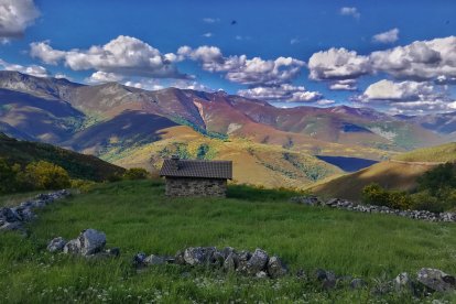 Vista de las montañas que se verían afectadas por los parques eólicos de Repsol.
