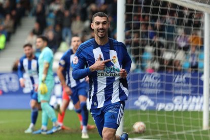 Lancho vuelve para afrontar el duelo de mañana tras cumplir un partido de sanción.