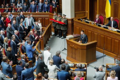 Foto de archivo de la investidura en el Parlamento de Ucrania de Volodímir Zelenski como presidente del país el 20 de mayo de 2019. EFE/ Sergey Dolzhenko