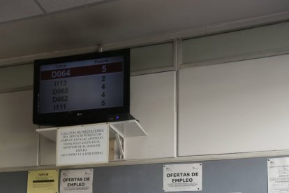 León tiene menos desempleados, aunque las prestaciones aumentan su gasto.