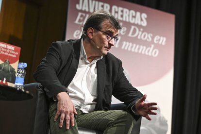 El escritor extremeño Javier Cercas en la presentación de su última novela.