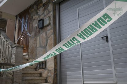 Fotografía tomada este lunes de la vivienda de As Ermidas en O Bolo (Ourense) donde se cometió el crimen de Josefa, una mujer de 76 años asesinada presuntamente por su marido en el municipio, quien sería la séptima víctima mortal por violencia de género en lo que va de año. EFE/Brais Lorenzo