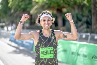 El atleta leonés Jorge Blanco se muestra optimista para afrontar la temporada estival.