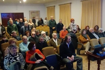 Familias y descendinetes de Utrero en la reunión celebrada en Boñar.