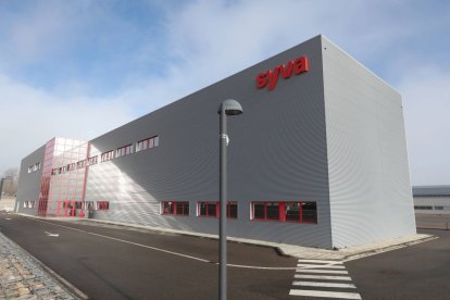 Syva fue la primera empresa en llegar al parque, y tiene suelo reservado para crecer.  La nave de Curia sumará ahora otra edificación.