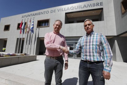El socialista Jorge Pérez pasará el testigo de la Alcaldía de Villaquilambre al leonesista Vicente Álvarez.
