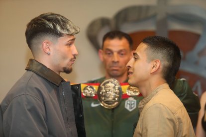Antonio Barrul y Raúl Zabala, durante su cara a cara en la capital leonesa previo al Campeonato de España.