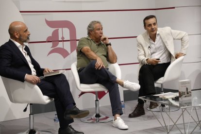 Un momento de la presentación del libro de Fidalgo, ayer en el Club de Prensa.