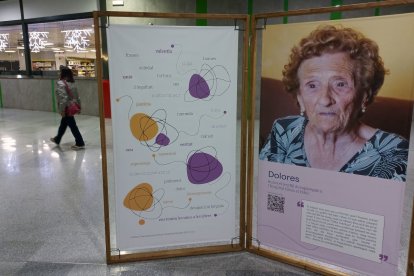 Exposición en Tarragona con testimonios de madres de bebés robados en febrero .