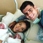 Álvaro Morata y su mujer Alice Campello, padre de gemelos