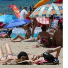 Los suecos son los que menos problemas tienen para ir de vacaciones. JAUME SELLART