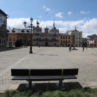 La plaza del Ayuntamiento de Ponferrada. L. DE LA MATA